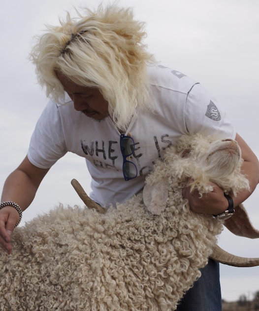 無名のニット工場「佐藤繊維」が、世界に認められるまで | fashion